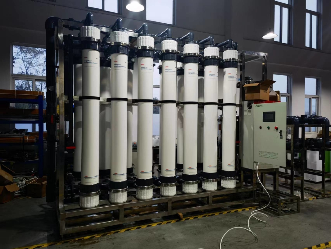 automático lleno del tratamiento de aguas de los filtros de membrana de 65000lph uF