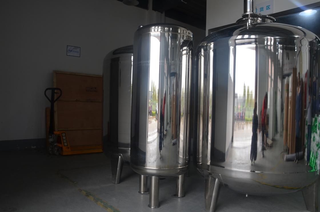 El tanque de almacenamiento sellado de la agua caliente con el acero inoxidable 316 para los accesorios del sistema del RO del tratamiento de aguas