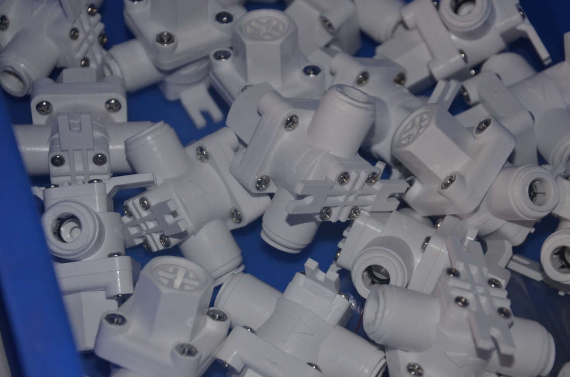 Conectores apropiados plásticos para los accesorios del sistema de los sistemas de tratamiento de aguas del Ro RO