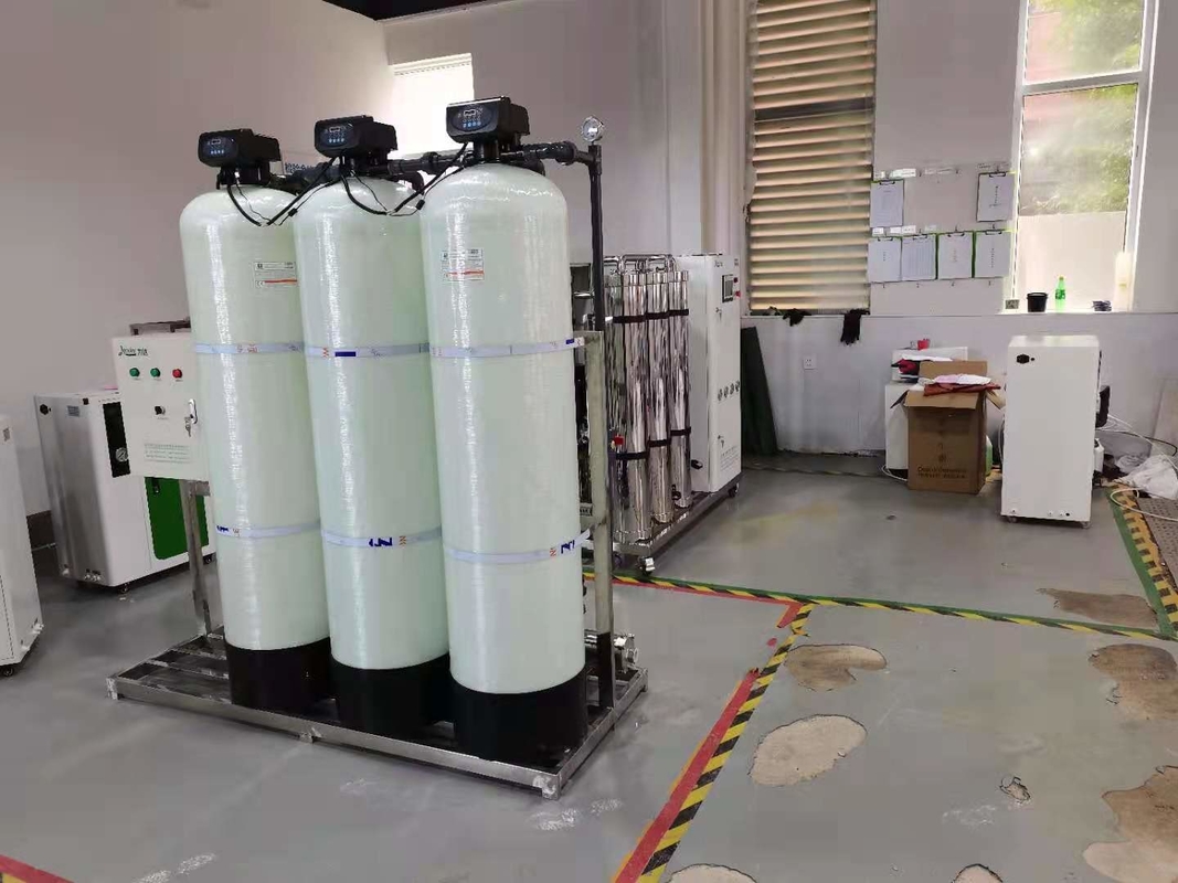 Suavizador de agua comercial industrial del filtro de la pantalla táctil del PLC para el agua dura